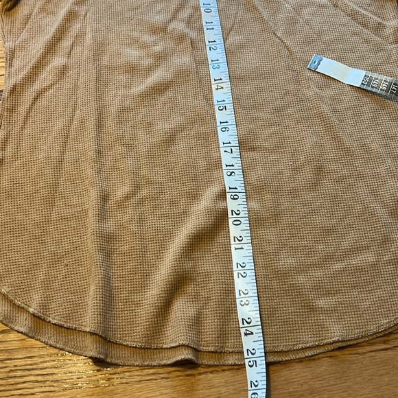 Old Navy large waffle weave long sleeve tee. Tan - Picture 4 of 4